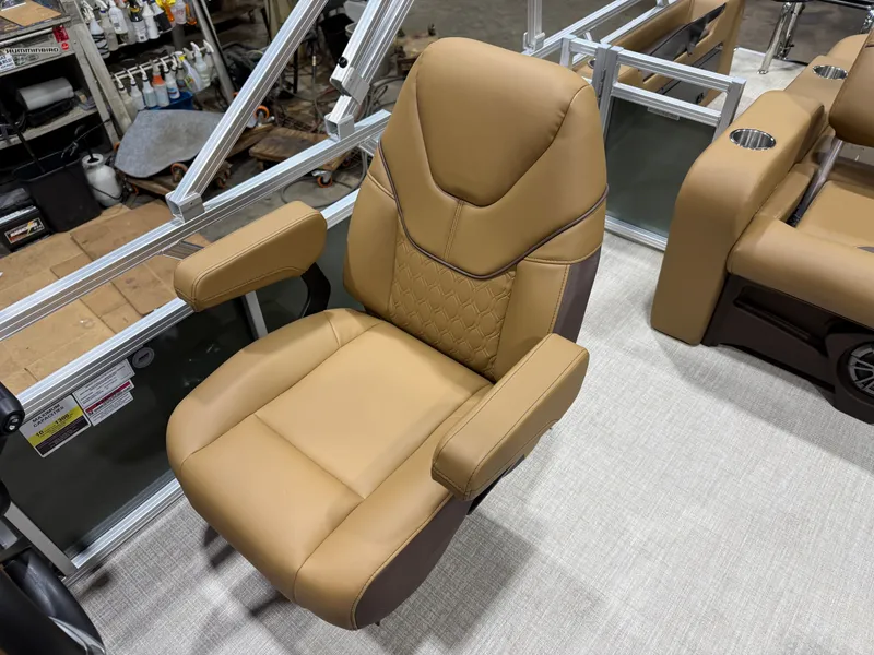 Slide: The Image of Tahoe Sport 2180 Swingback (VRB) & Honda 4-Stroke EFI 2026 - 10