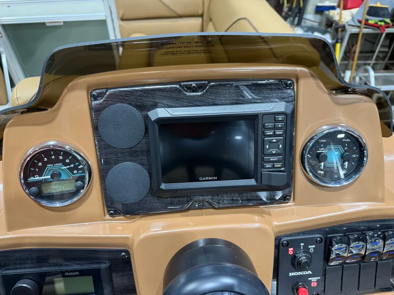 Slide: The Image of Tahoe Sport 2180 Swingback (VRB) & Honda 4-Stroke EFI 2026 - 13