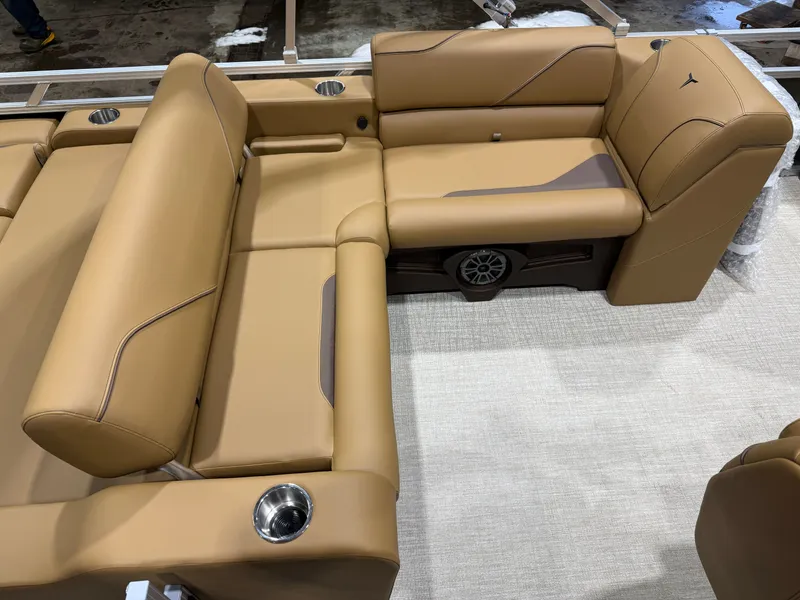 Slide: The Image of Tahoe Sport 2180 Swingback (VRB) & Honda 4-Stroke EFI 2026 - 17