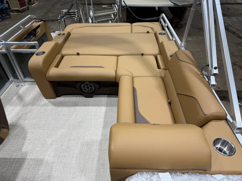 Slide: The Image of Tahoe Sport 2180 Swingback (VRB) & Honda 4-Stroke EFI 2026 - 18