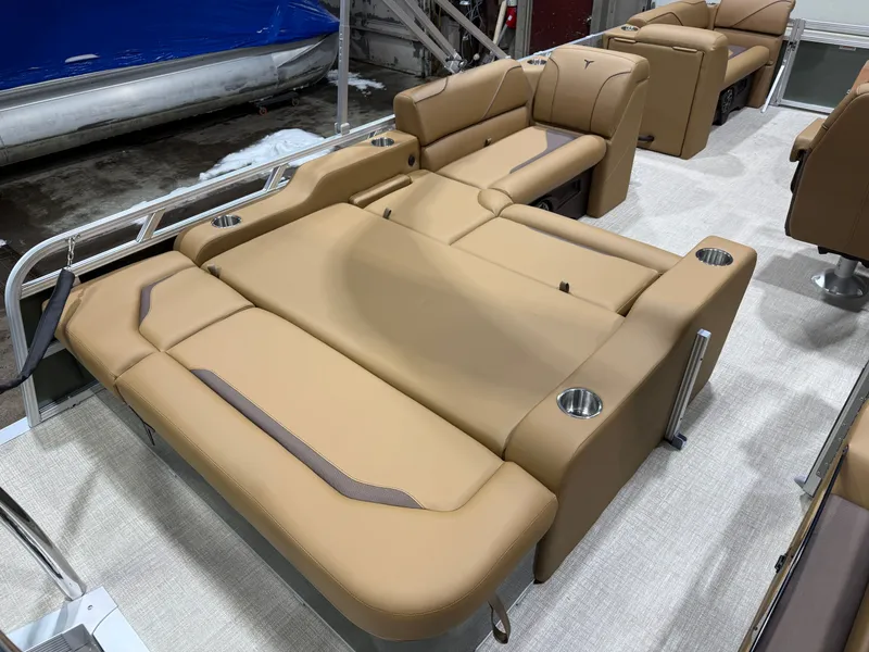 Slide: The Image of Tahoe Sport 2180 Swingback (VRB) & Honda 4-Stroke EFI 2026 - 19