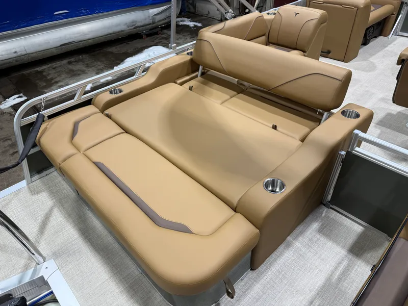 Slide: The Image of Tahoe Sport 2180 Swingback (VRB) & Honda 4-Stroke EFI 2026 - 20