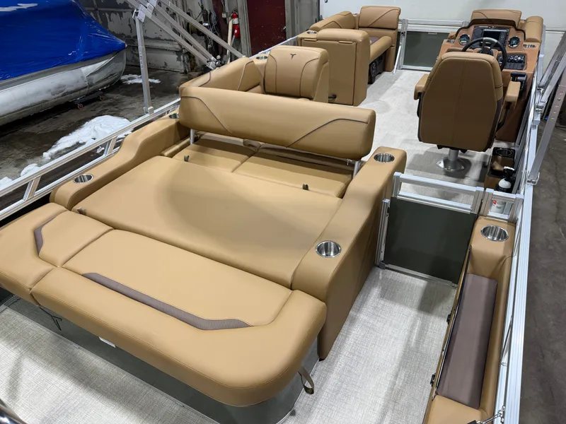 Slide: The Image of Tahoe Sport 2180 Swingback (VRB) & Honda 4-Stroke EFI 2026 - 22