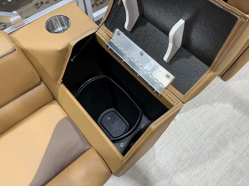 Slide: The Image of Tahoe Sport 2180 Swingback (VRB) & Honda 4-Stroke EFI 2026 - 25