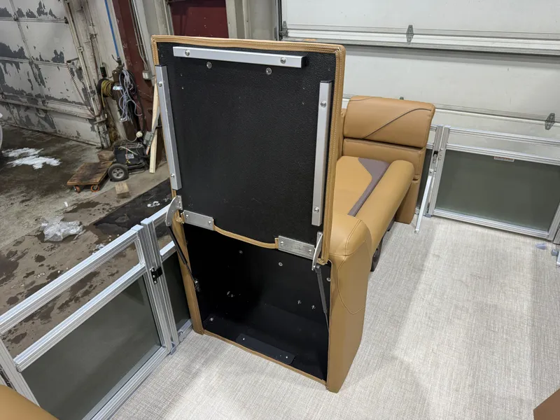 Slide: The Image of Tahoe Sport 2180 Swingback (VRB) & Honda 4-Stroke EFI 2026 - 28