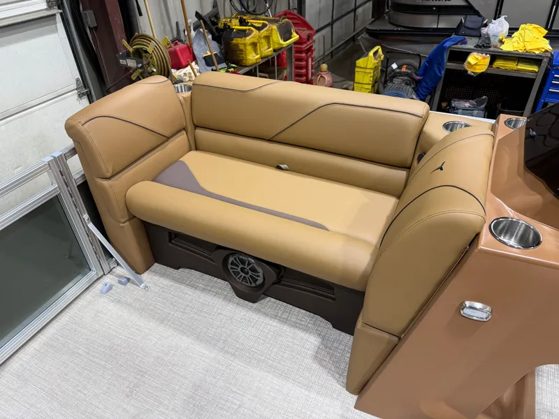 Slide: The Image of Tahoe Sport 2180 Swingback (VRB) & Honda 4-Stroke EFI 2026 - 30