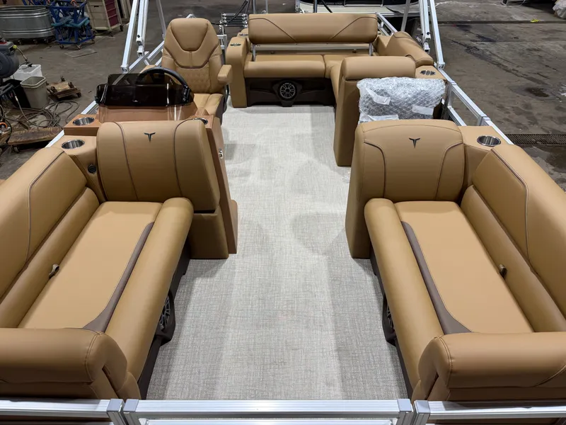 Slide: The Image of Tahoe Sport 2180 Swingback (VRB) & Honda 4-Stroke EFI 2026 - 6