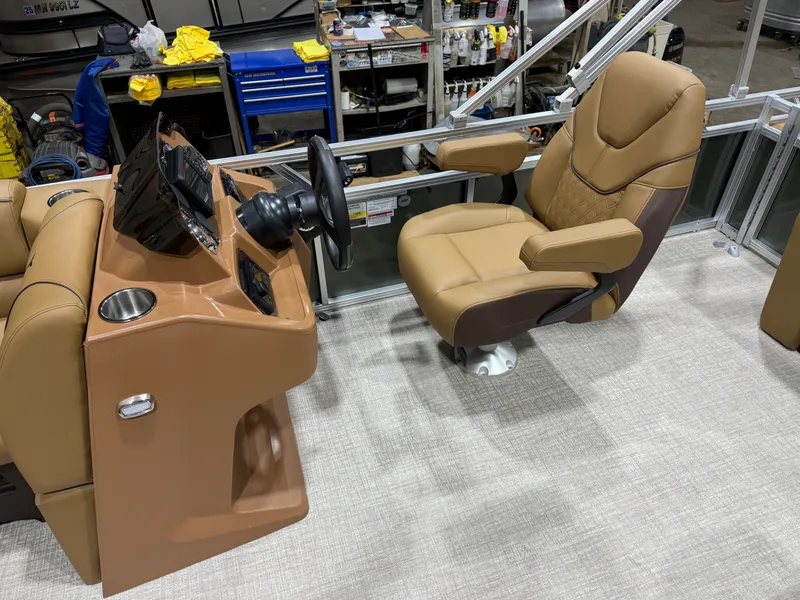 Slide: The Image of Tahoe Sport 2180 Swingback (VRB) & Honda 4-Stroke EFI 2026 - 9