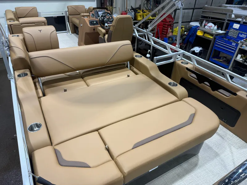 Slide: The Image of Tahoe Sport 2180 Swingback (VRB) & Honda 4-Stroke EFI 2026 - 21