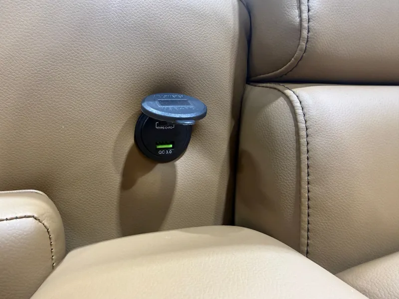 Slide: The Image of Tahoe Sport 2180 Swingback (VRB) & Honda 4-Stroke EFI 2026 - 24