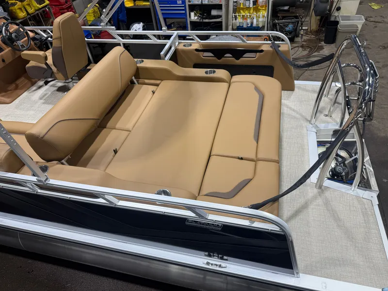 Slide: The Image of Tahoe Sport 2180 Swingback (VRB) & Honda 4-Stroke EFI 2026 - 4