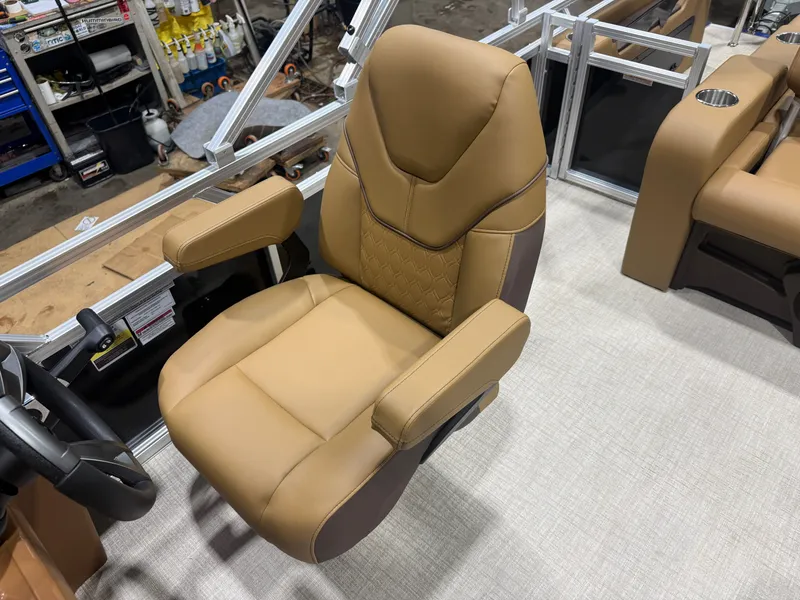 Slide: The Image of Tahoe Sport VRB 2180 Swingback & 4-Stroke $31995 2026 - 10