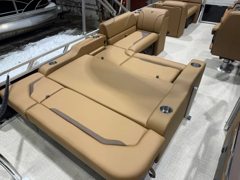 Slide: The Image of Tahoe Sport VRB 2180 Swingback & 4-Stroke $31995 2026 - 19