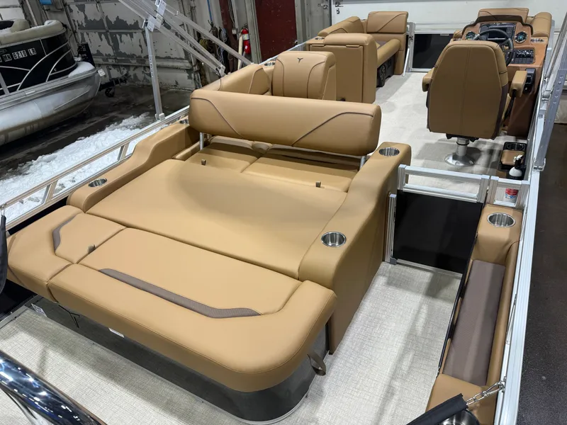 Slide: The Image of Tahoe Sport VRB 2180 Swingback & 4-Stroke $31995 2026 - 22