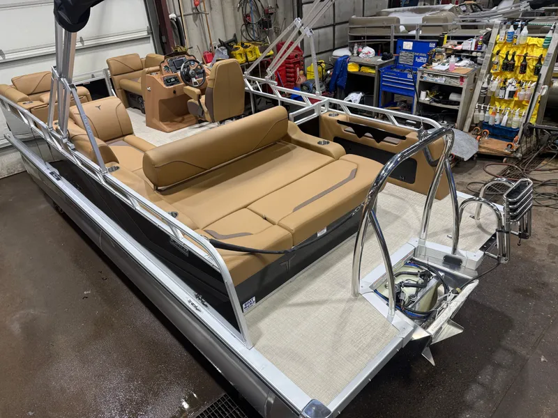 Slide: The Image of Tahoe Sport VRB 2180 Swingback & 4-Stroke $31995 2026 - 44