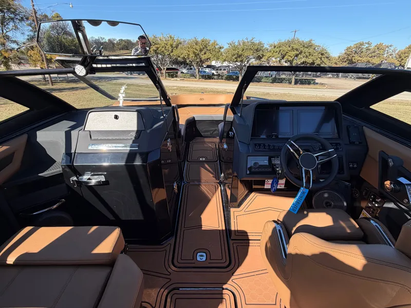 Slide: The Image of 2026 COBALT R6 SURF - Image 22 - 22