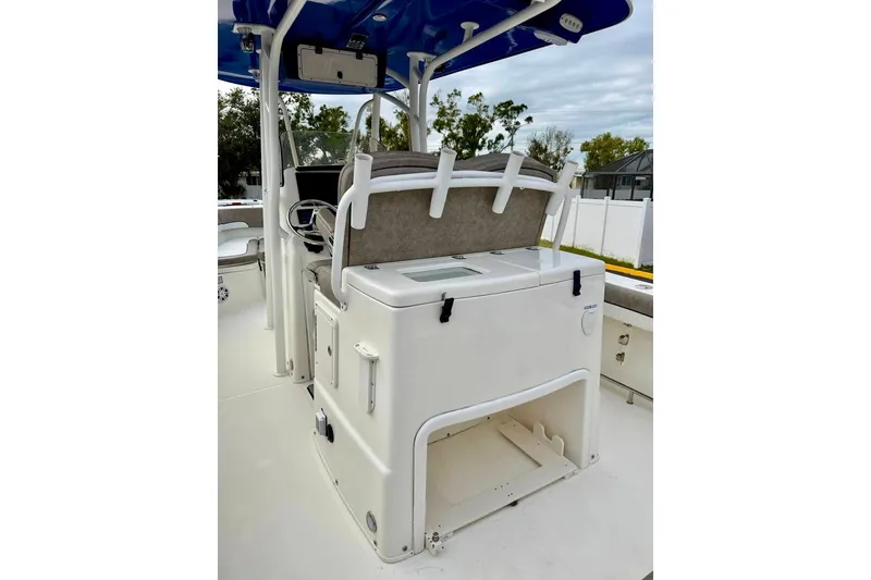 Slide: The Image of 2016 NauticStar 28 XS boat interior with helm station and seating. - 31