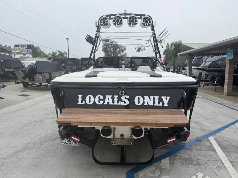 Slide: The Image of Centurion Elite 22 2000 - 10