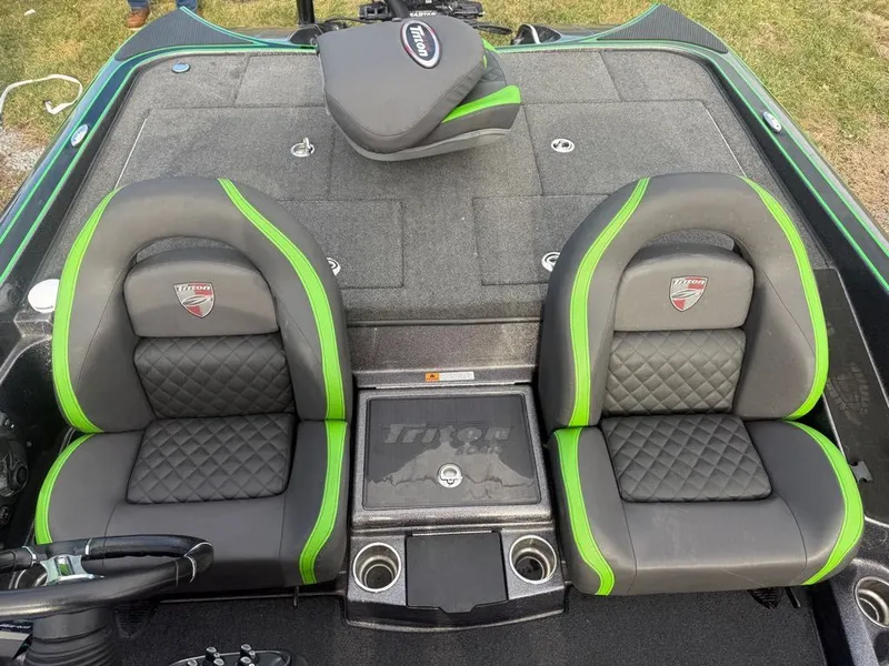 Slide: The Image of Triton 20 TrX Patriot 2021 - 4