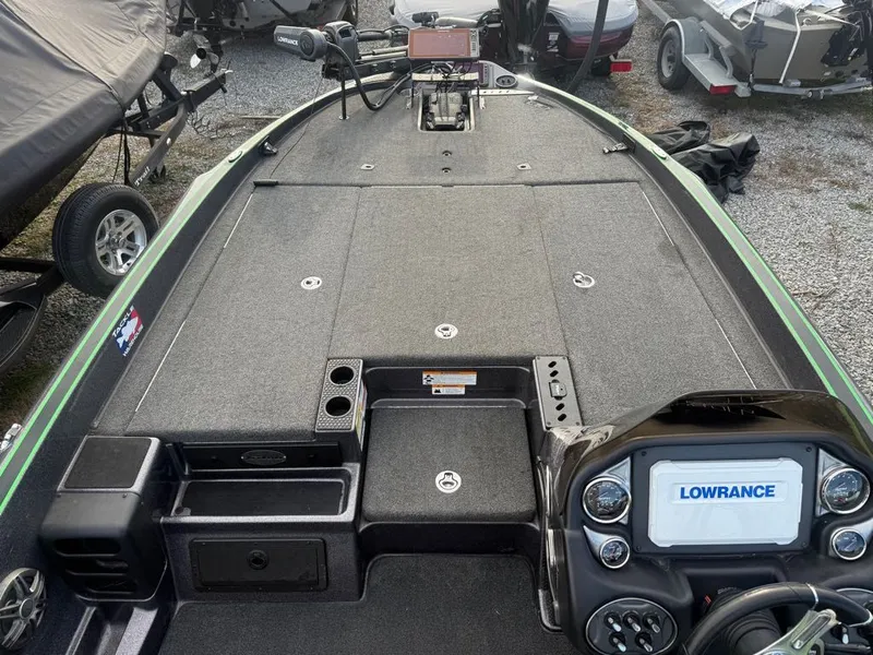 Slide: The Image of Triton 20 TrX Patriot 2021 - 7