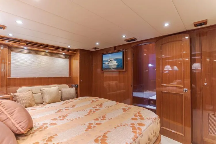 Slide: The Image of 2011 Hampton 620 Pilothouse - Image 24 - 24