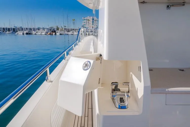 Slide: The Image of 2011 Hampton 620 Pilothouse - Image 34 - 34