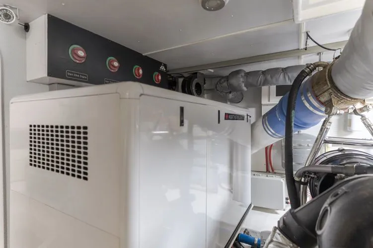 Slide: The Image of 2011 Hampton 620 Pilothouse - Image 50 - 50