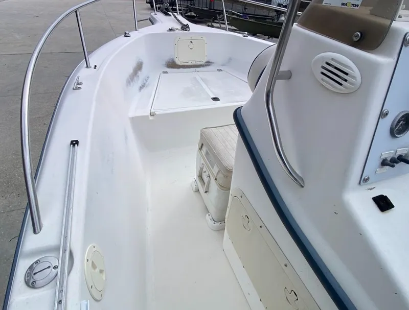 Slide: The Image of Sea Fox 210 Center Console 2000 - 14