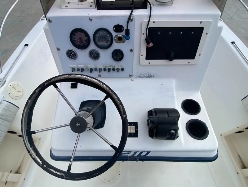 Slide: The Image of Sea Fox 210 Center Console 2000 - 15