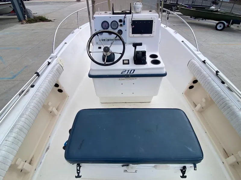 Slide: The Image of Sea Fox 210 Center Console 2000 - 4