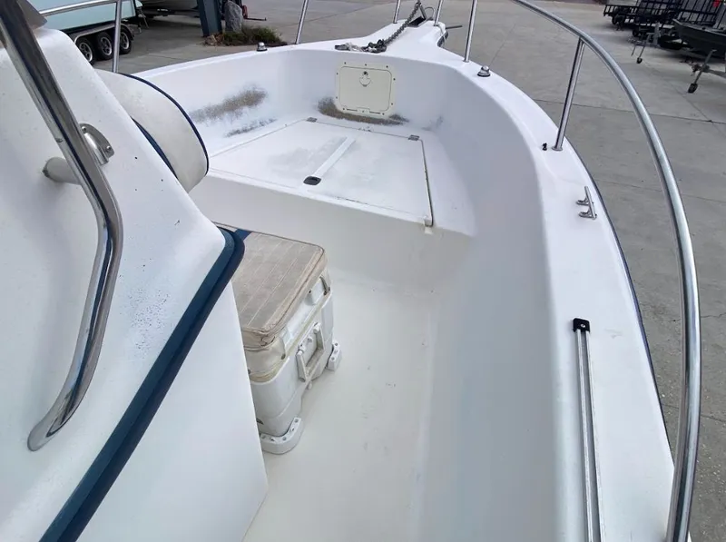 Slide: The Image of Sea Fox 210 Center Console 2000 - 5