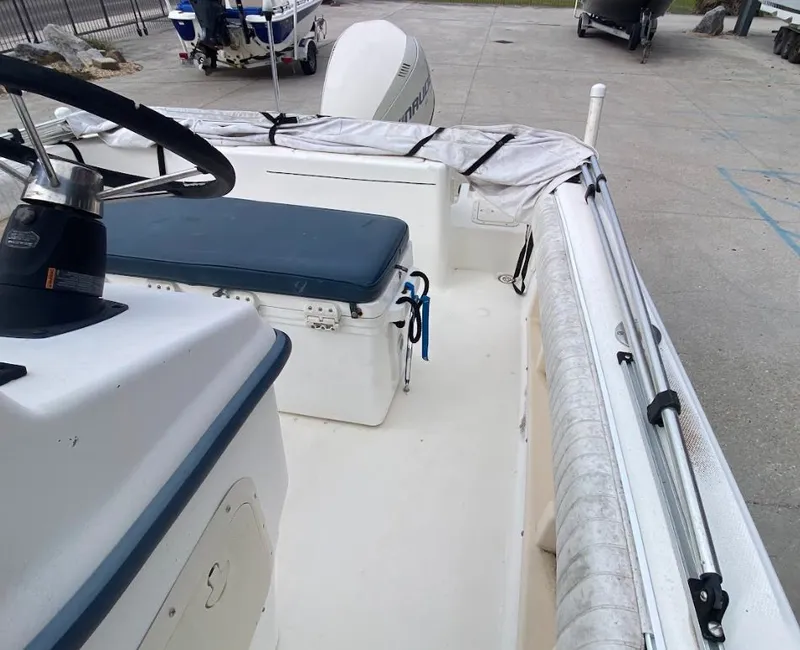 Slide: The Image of Sea Fox 210 Center Console 2000 - 6