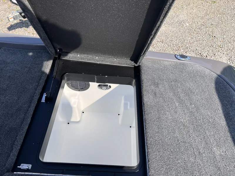 Slide: The Image of Skeeter ZXE20 2026 - 17