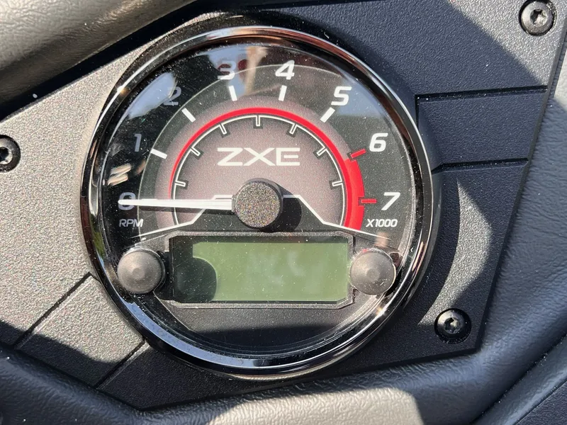 Slide: The Image of Skeeter ZXE20 2026 - 7