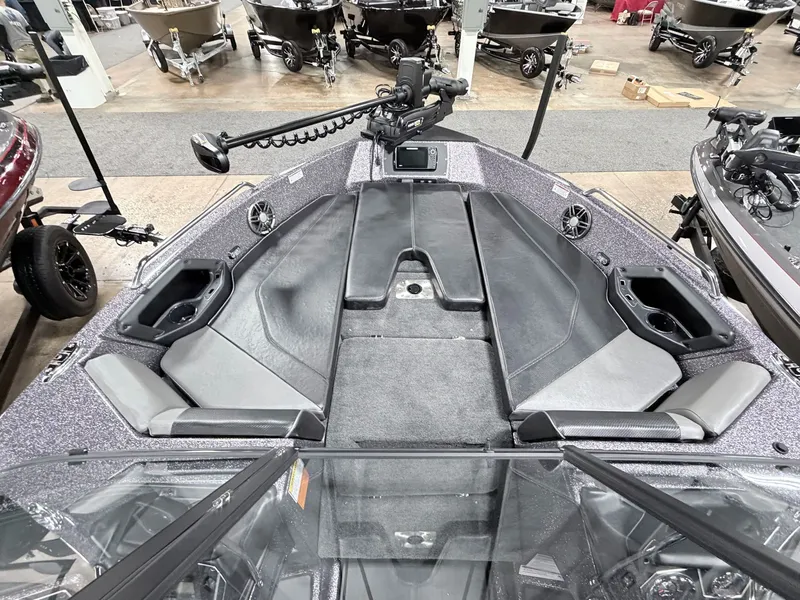 Slide: The Image of Skeeter Solera 205 2026 - 13