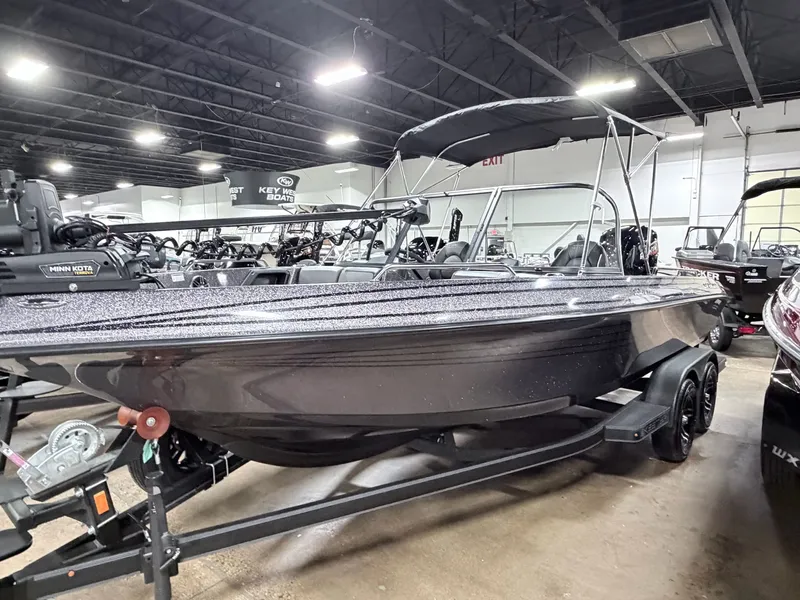 Slide: The Image of Skeeter Solera 205 2026 - 17