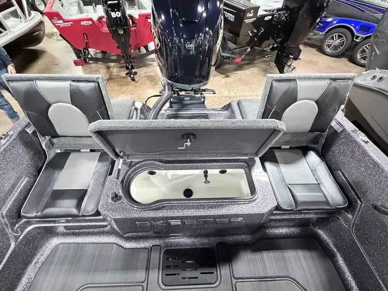 Slide: The Image of Skeeter Solera 205 2026 - 5