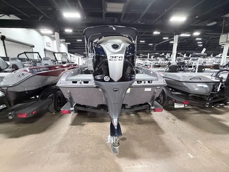 Slide: The Image of Skeeter Solera 205 2026 - 6