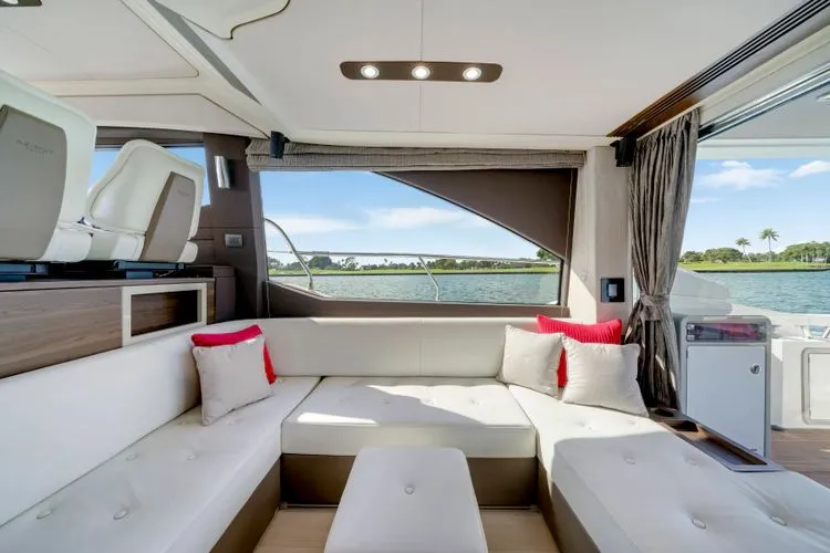 Slide: The Image of 2017 Azimut 50 Fly - Image 13 - 13