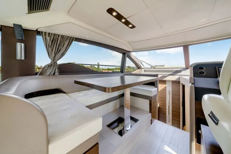 Slide: The Image of 2017 Azimut 50 Fly - Image 14 - 14