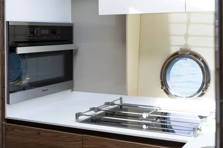 Slide: The Image of 2017 Azimut 50 Fly - Image 26 - 26