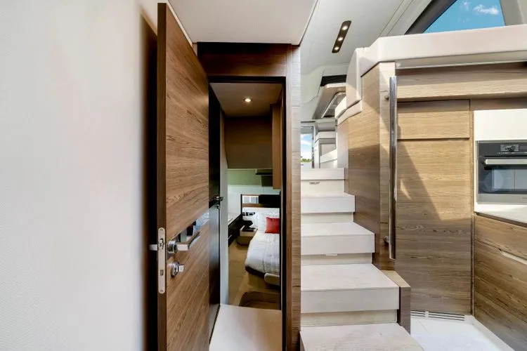 Slide: The Image of 2017 Azimut 50 Fly - Image 33 - 33