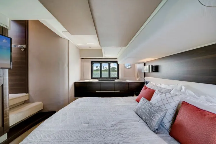 Slide: The Image of 2017 Azimut 50 Fly - Image 35 - 35