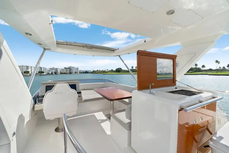 Slide: The Image of 2017 Azimut 50 Fly - Image 42 - 42