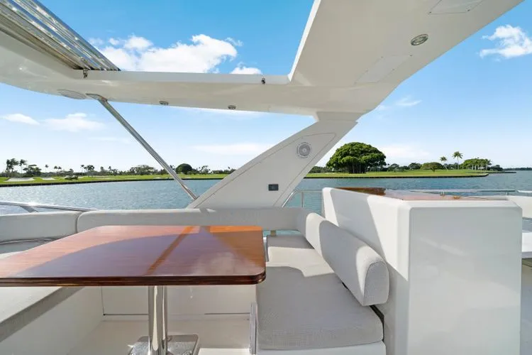 Slide: The Image of 2017 Azimut 50 Fly - Image 44 - 44