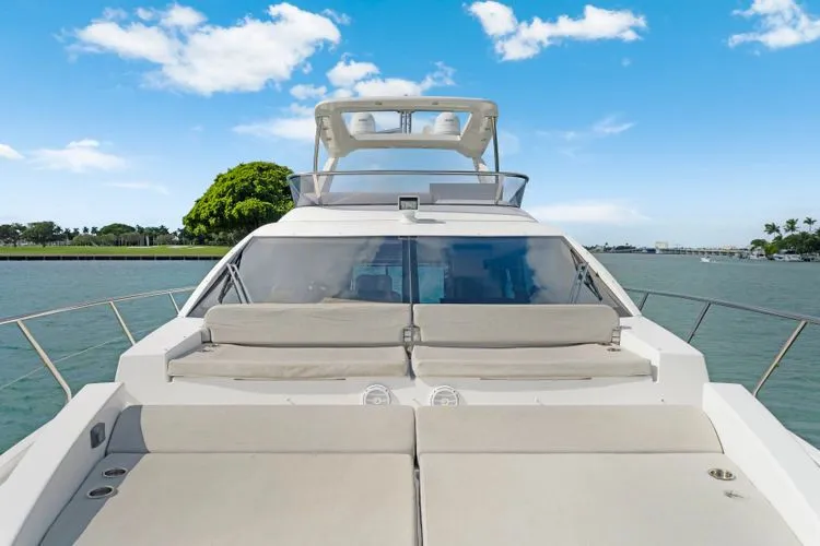 Slide: The Image of 2017 Azimut 50 Fly - Image 50 - 50