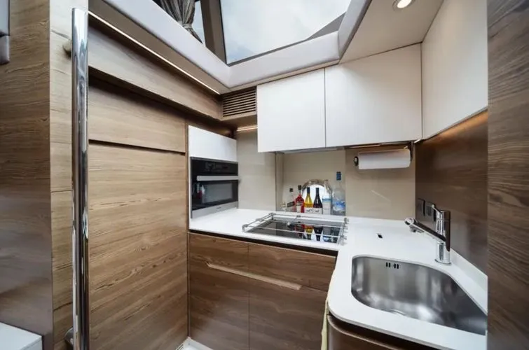 Slide: The Image of 2017 Azimut 50 Fly - Image 7 - 7