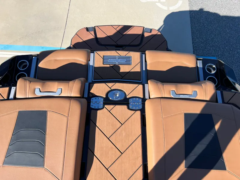 Slide: The Image of Malibu Wakesetter 25 LSV 2024 - 8