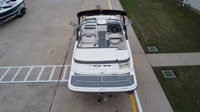 Slide: The Image of Bayliner VR5 2019 - 14