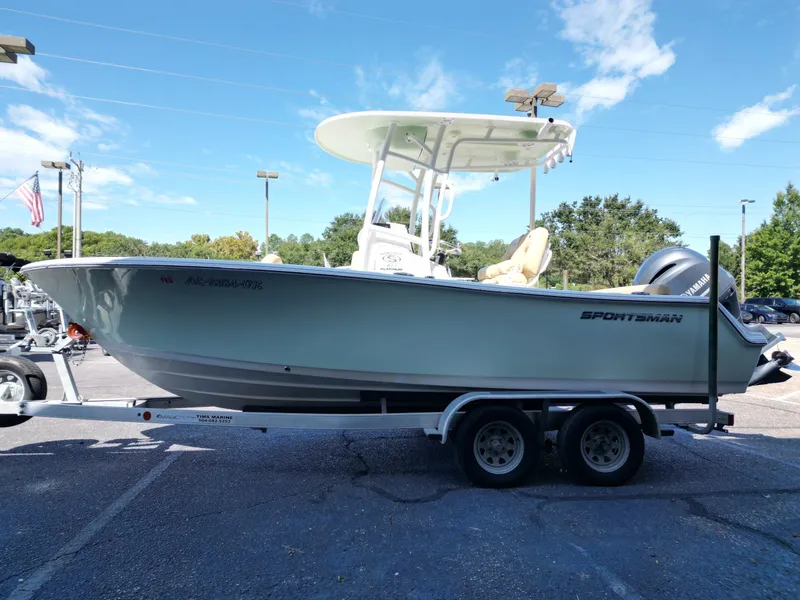 Slide: The Image of Sportsman Heritage 211 Center Console 2021 - 6